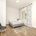 Sanja Tribunj (Sibenik-Knin)