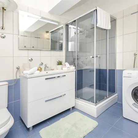 Sanja Apartment *