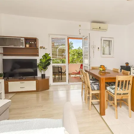 Sanja Apartment Tribalj