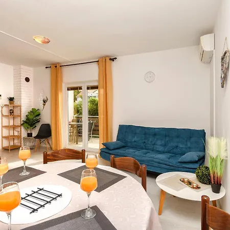 Sanja Apartment *