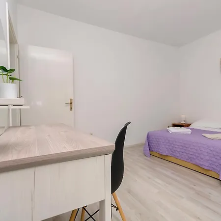 Sanja Apartment *