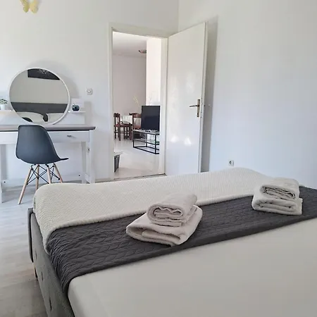 Sanja Tribunj (Sibenik-Knin)